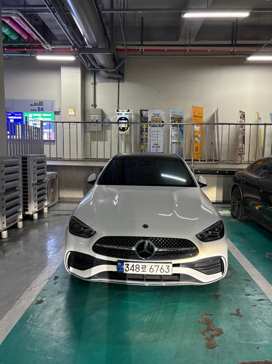 MERCEDES-BENZ C-CLASS - View 1