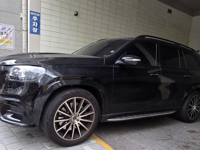 2025 Mercedes-BENZ GLS photo 5