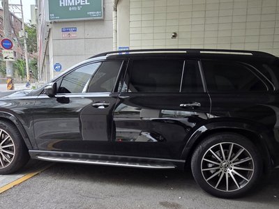 2025 Mercedes-BENZ GLS photo 6