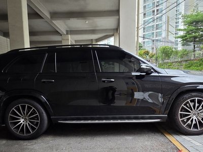 2025 Mercedes-BENZ GLS photo 3