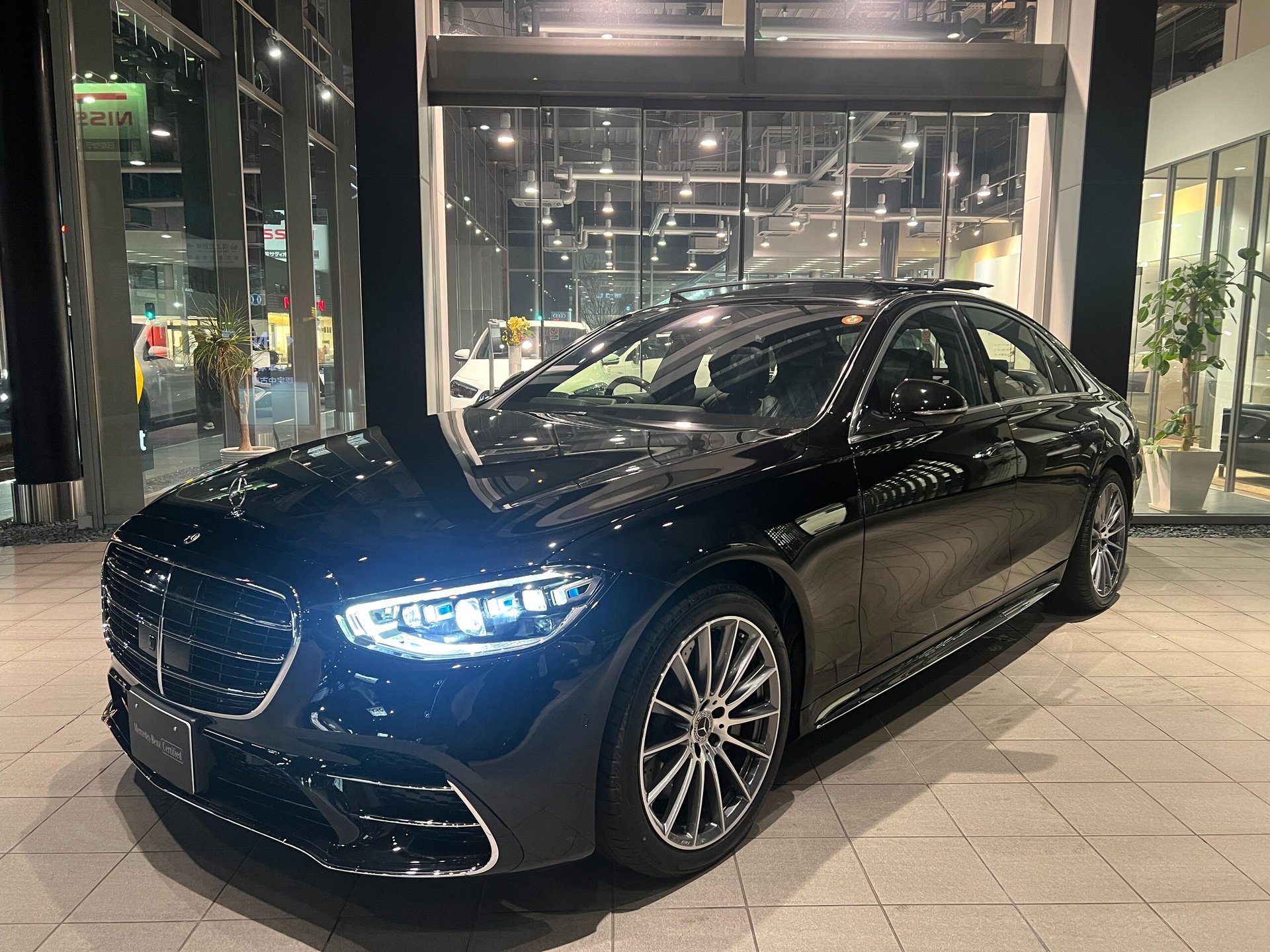 MERCEDES-BENZ S-CLASS - View 1