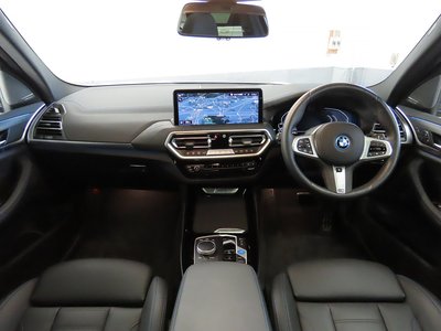 BMW IX3 - 6