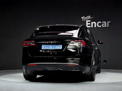 TESLA MODEL X - 3