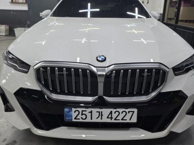 BMW 5 SERIES - 1