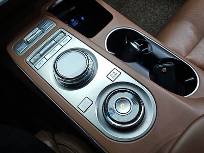 2021 Genesis GV70 photo 9