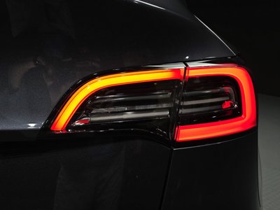 2021 Tesla MODEL Y — фото 10