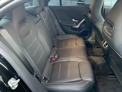 MERCEDES-BENZ CLA - 9