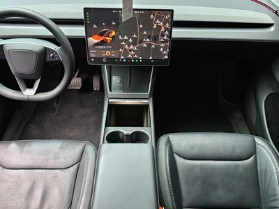 TESLA MODEL Y - 5
