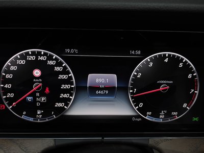 MERCEDES-BENZ E-CLASS - 8