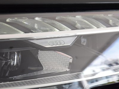 AUDI A8 - 8