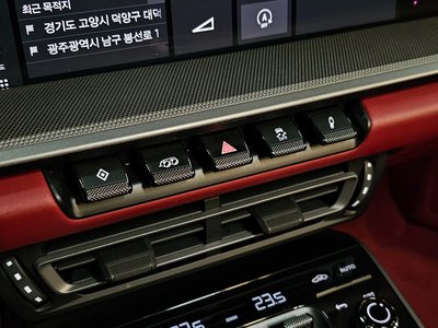 2021 Porsche 911 — миниатюра 16