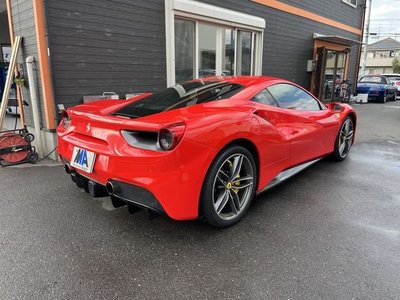 FERRARI 488 - 8