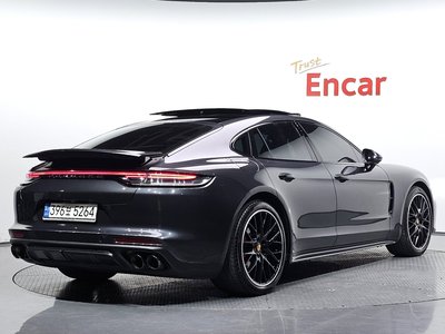 PORSCHE PANAMERA - 4