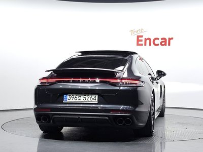 PORSCHE PANAMERA - 3