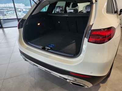 MERCEDES-BENZ GLC - 10