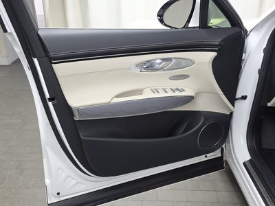 صورة مصغرة 15 لـ 2023 Genesis GV70