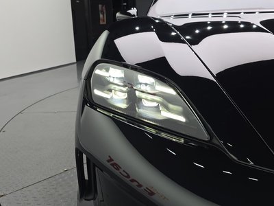 صورة 10 لـ 2024 Porsche TAYCAN