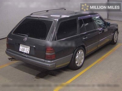 MERCEDES-BENZ E-CLASS - 5