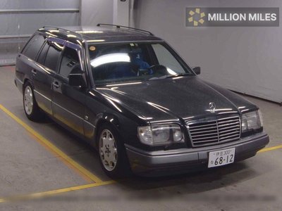 MERCEDES-BENZ E-CLASS - 1