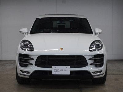 PORSCHE MACAN - 2