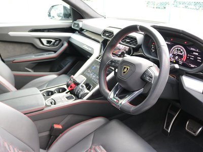 LAMBORGHINI URUS - 2