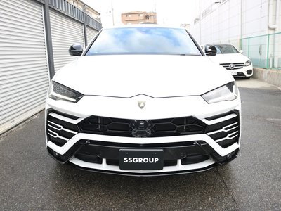 LAMBORGHINI URUS - 10
