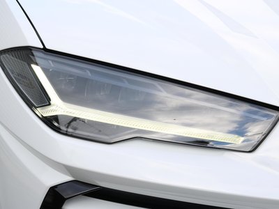 LAMBORGHINI URUS - 7