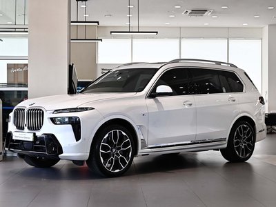 2025 BMW X7 照片 1