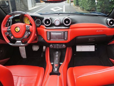 صورة مصغرة 12 لـ 2015 Ferrari CALIFORNIA T