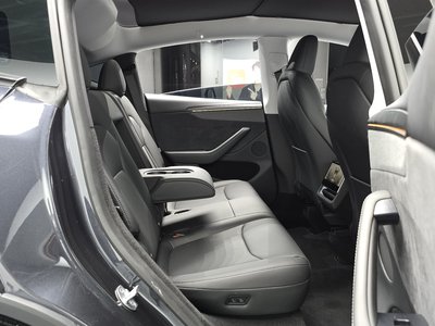 2025 Tesla MODEL Y — миниатюра 18