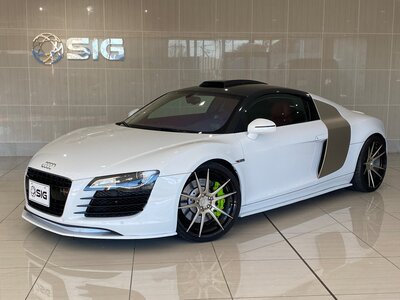 AUDI R8