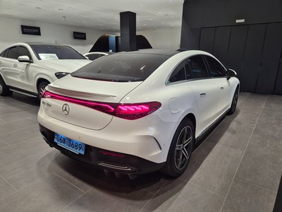 MERCEDES-BENZ EQE - 4