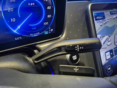 MERCEDES-BENZ EQE - 9