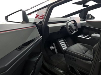 TESLA CYBERTRUCK - 10