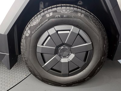 TESLA CYBERTRUCK - 6