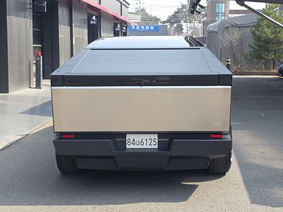TESLA CYBERTRUCK - 3