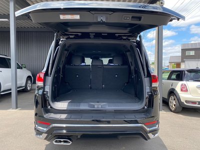 TOYOTA LAND CRUISER 300 - 8