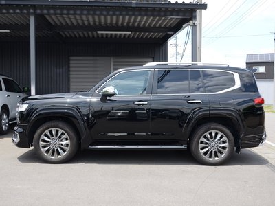 TOYOTA LAND CRUISER 300 - 7