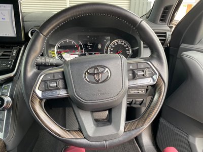 صورة مصغرة 25 لـ 2023 Toyota LAND CRUISER 300