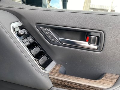 صورة مصغرة 23 لـ 2023 Toyota LAND CRUISER 300