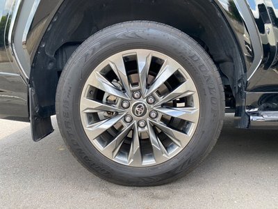 صورة مصغرة 12 لـ 2023 Toyota LAND CRUISER 300
