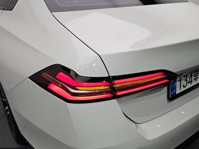 BMW 5 SERIES - 10