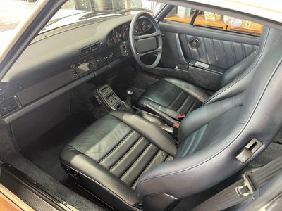 PORSCHE 911 - 9