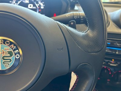 2015 ALFA Romeo 4C — фото 15