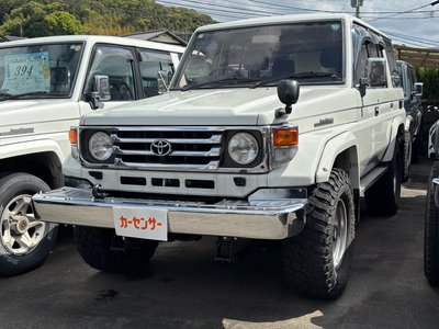 TOYOTA LAND CRUISER 70 - 2