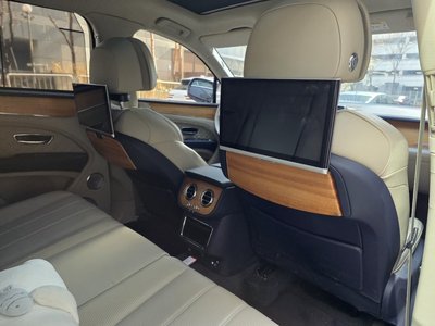 BENTLEY BENTAYGA - 7