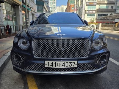 BENTLEY BENTAYGA - 1