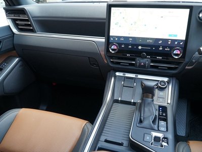 2025 Lexus GX — миниатюра 14
