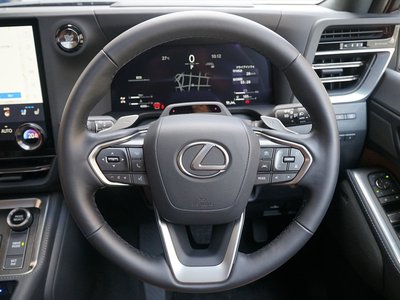 2025 Lexus GX — миниатюра 40