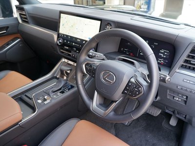 2025 Lexus GX — миниатюра 13